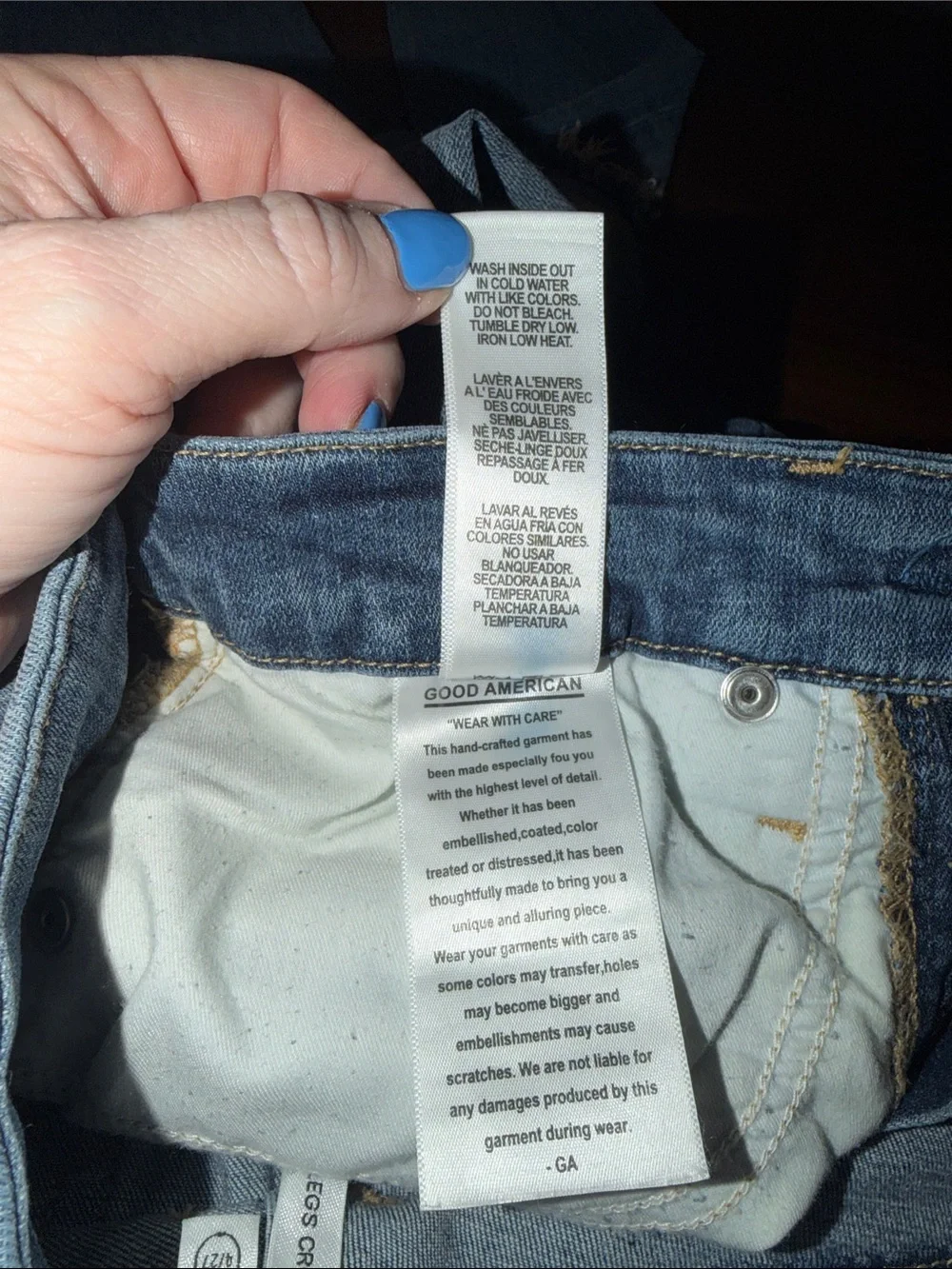 Good American Ladies Good Legs Crop jeans. Size 4/27. Medium Blue wash.